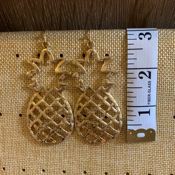 Pineapple ๐ Earrings - Picture 3 of 4